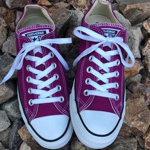 🍇Converse Sneakers 🍇